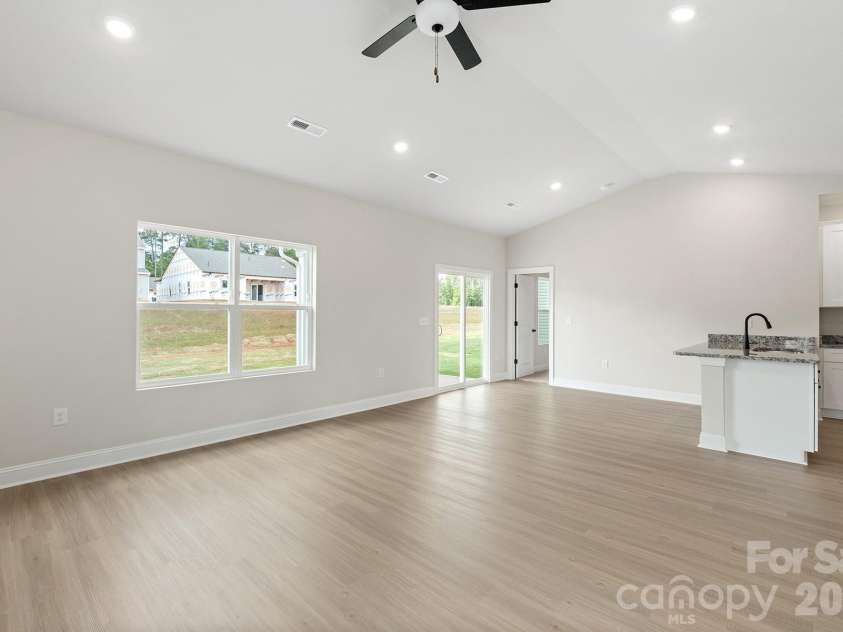 6718 Fairford Drive, Charlotte, NC 28215.  MLS# CAR4357098, YatesRealty ID 7647. 
