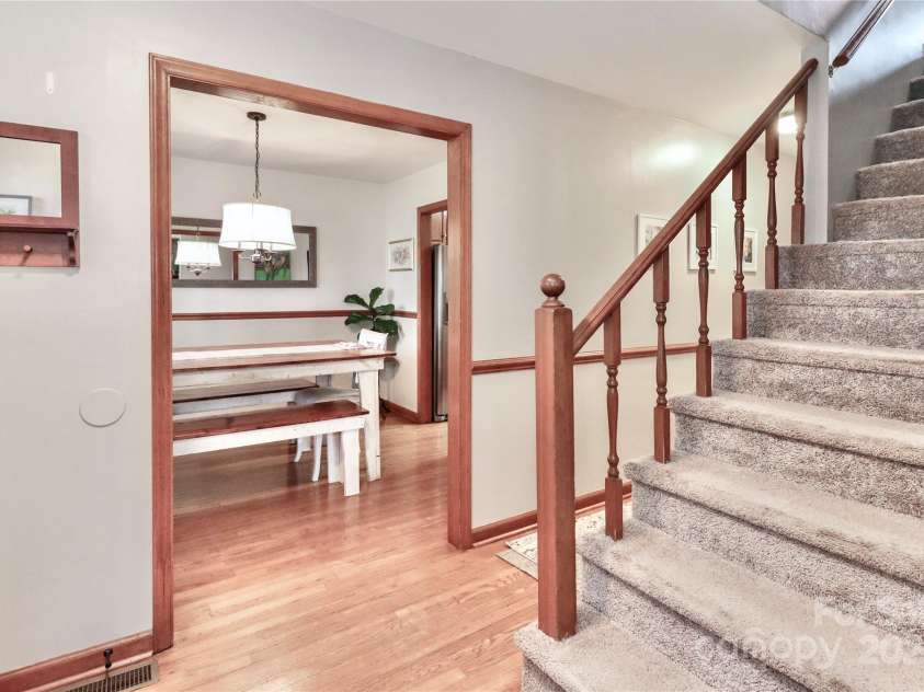 125 Little John Road, Statesville, NC 28625.  MLS# CAR4239716, YatesRealty ID 7648. 