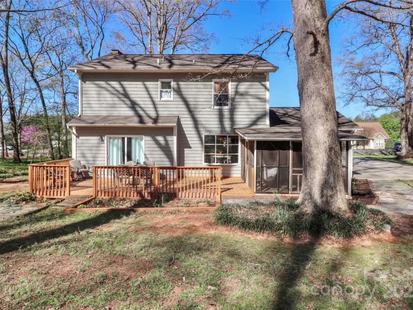 125 Little John Road, Statesville, NC 28625.  MLS# CAR4239716, YatesRealty ID 7648. 