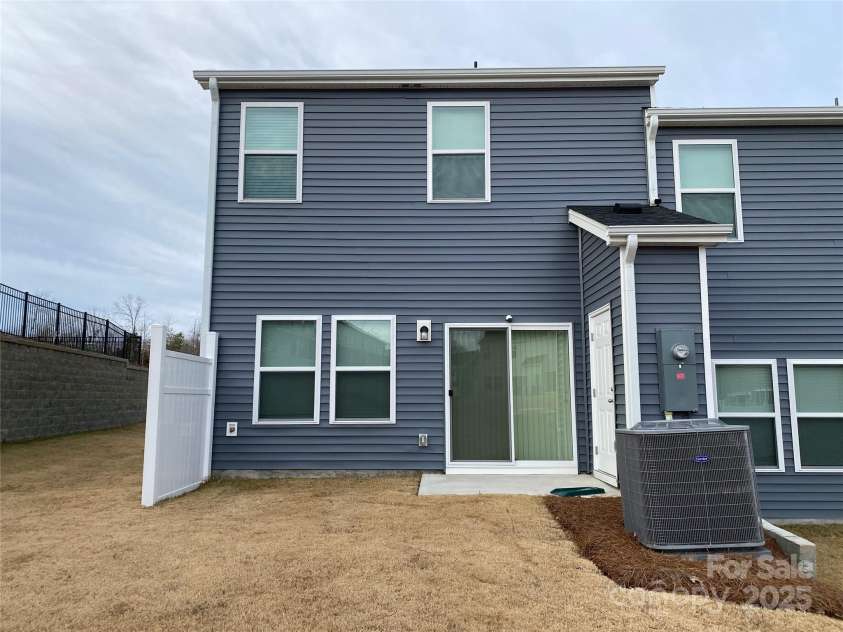 6110 Starview Terrace, Charlotte, NC 28216.  MLS# CAR4331130, YatesRealty ID 765. 