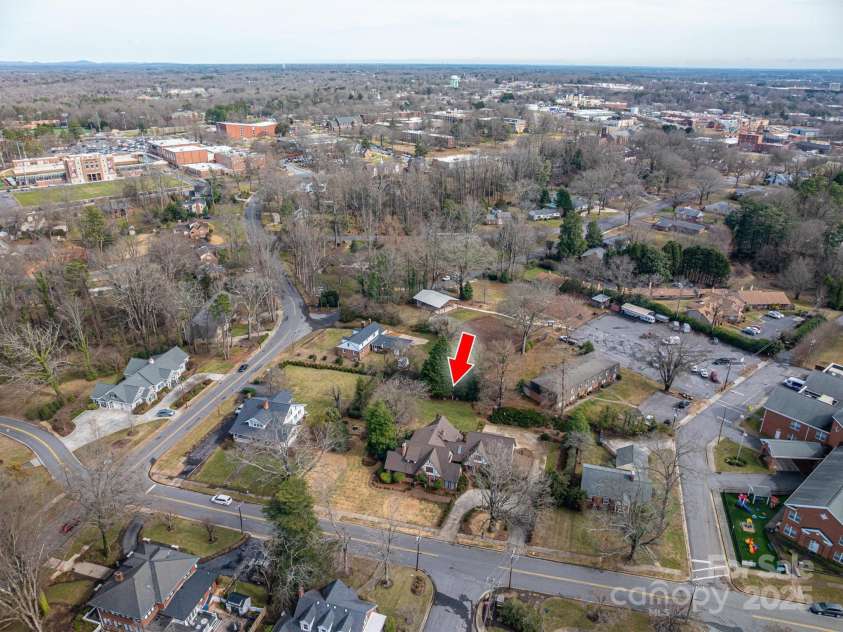 418 3rd Street, Hickory, NC 28601.  MLS# CAR4241824, YatesRealty ID 7651. 