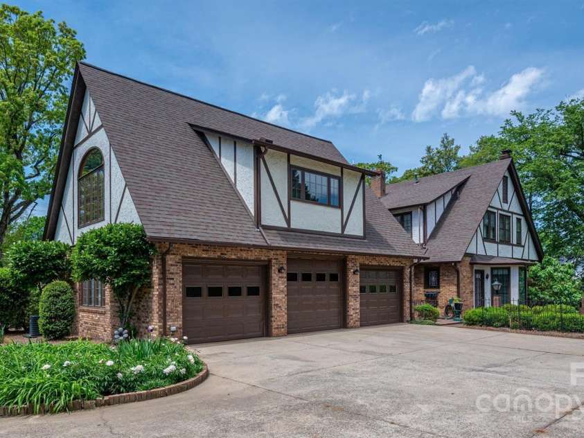 418 3rd Street, Hickory, NC 28601.  MLS# CAR4241824, YatesRealty ID 7651. 