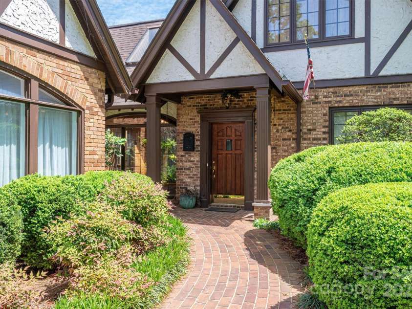 418 3rd Street, Hickory, NC 28601.  MLS# CAR4241824, YatesRealty ID 7651. 