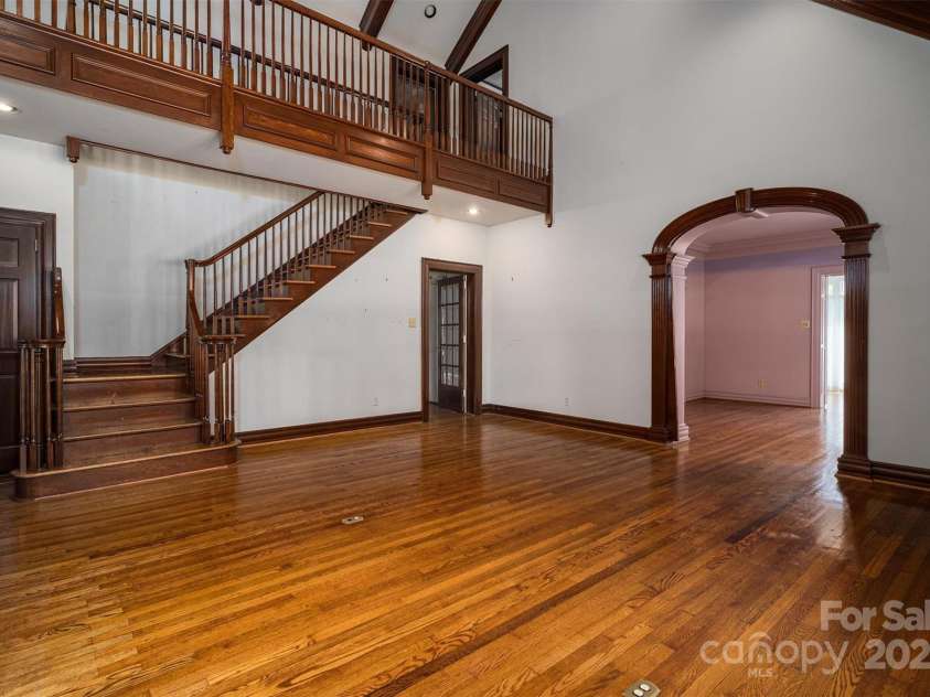 418 3rd Street, Hickory, NC 28601.  MLS# CAR4241824, YatesRealty ID 7651. 