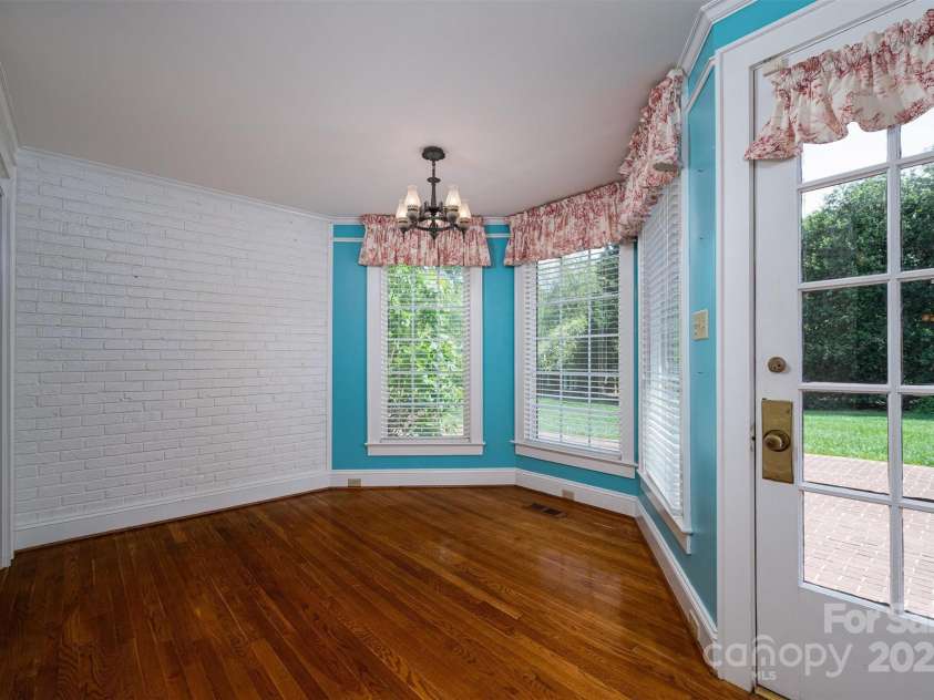 418 3rd Street, Hickory, NC 28601.  MLS# CAR4241824, YatesRealty ID 7651. 