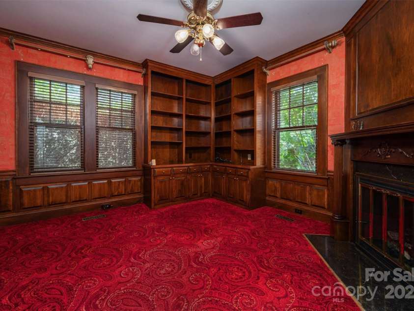 418 3rd Street, Hickory, NC 28601.  MLS# CAR4241824, YatesRealty ID 7651. 