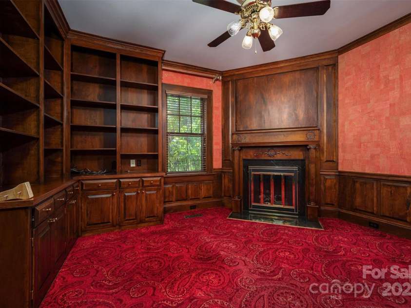 418 3rd Street, Hickory, NC 28601.  MLS# CAR4241824, YatesRealty ID 7651. 
