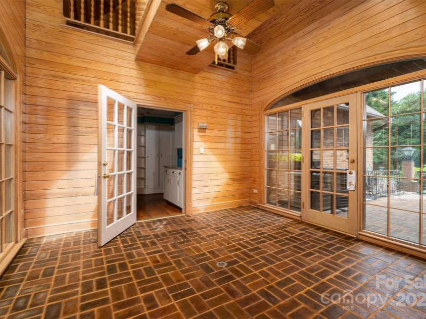 418 3rd Street, Hickory, NC 28601.  MLS# CAR4241824, YatesRealty ID 7651. 