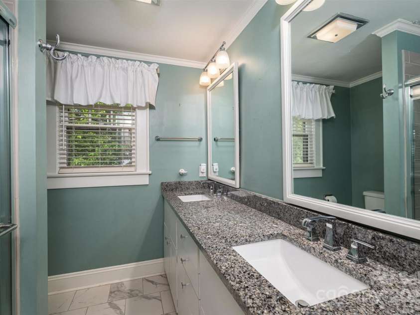 418 3rd Street, Hickory, NC 28601.  MLS# CAR4241824, YatesRealty ID 7651. 