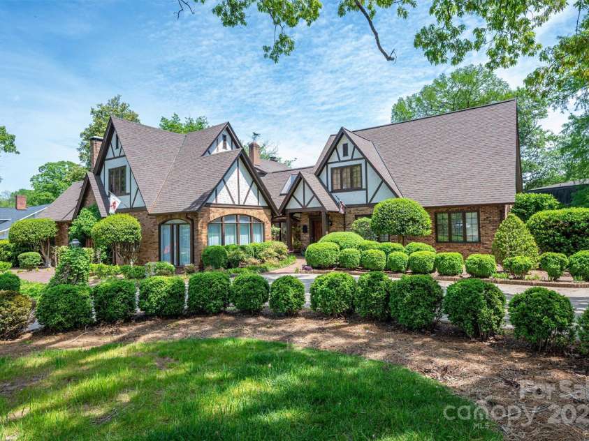 418 3rd Street, Hickory, NC 28601.  MLS# CAR4241824, YatesRealty ID 7651. 