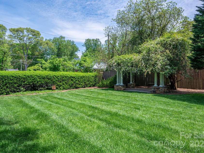 418 3rd Street, Hickory, NC 28601.  MLS# CAR4241824, YatesRealty ID 7651. 