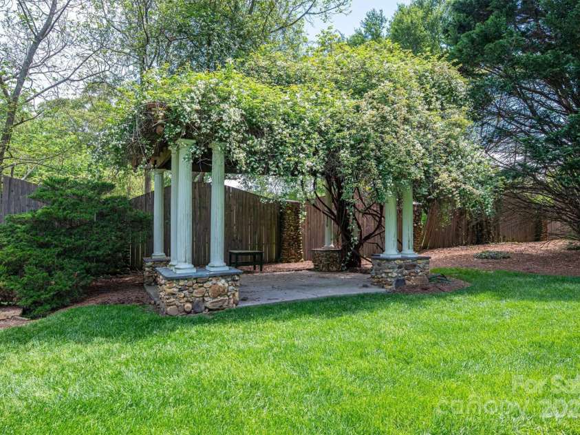 418 3rd Street, Hickory, NC 28601.  MLS# CAR4241824, YatesRealty ID 7651. 