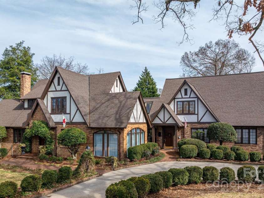 418 3rd Street, Hickory, NC 28601.  MLS# CAR4241824, YatesRealty ID 7651. 