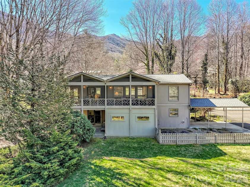 41 Balsam Shadows Drive, Maggie Valley, NC 28751.  MLS# CAR4362507, YatesRealty ID 7652. 
