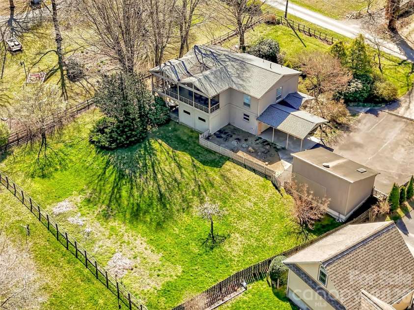 41 Balsam Shadows Drive, Maggie Valley, NC 28751.  MLS# CAR4362507, YatesRealty ID 7652. 