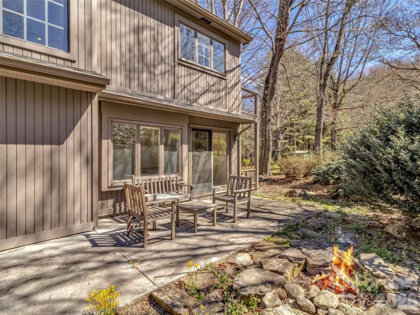 41 Balsam Shadows Drive, Maggie Valley, NC 28751.  MLS# CAR4362507, YatesRealty ID 7652. 