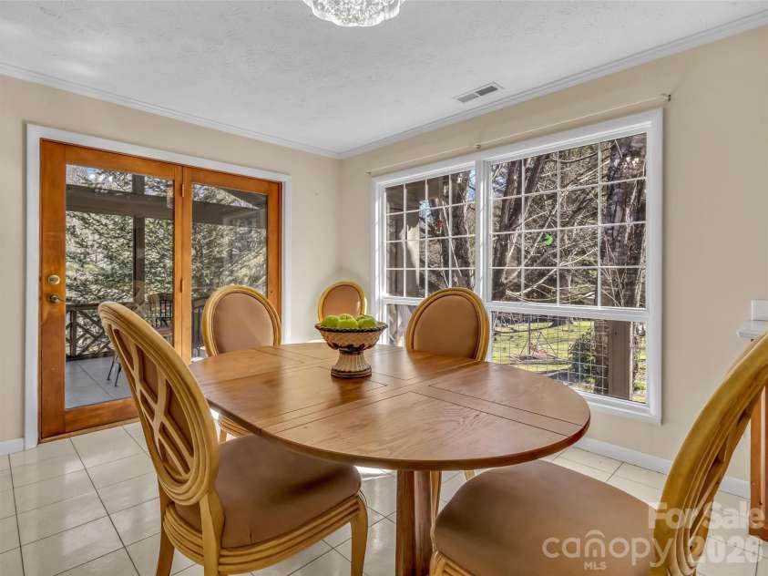 41 Balsam Shadows Drive, Maggie Valley, NC 28751.  MLS# CAR4362507, YatesRealty ID 7652. 