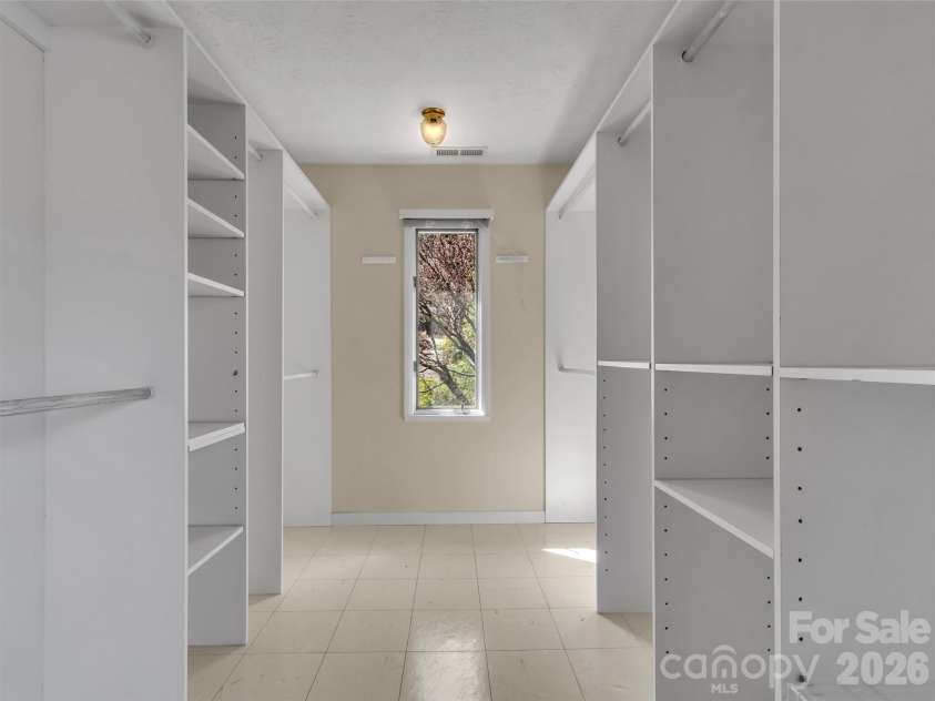 41 Balsam Shadows Drive, Maggie Valley, NC 28751.  MLS# CAR4362507, YatesRealty ID 7652. 