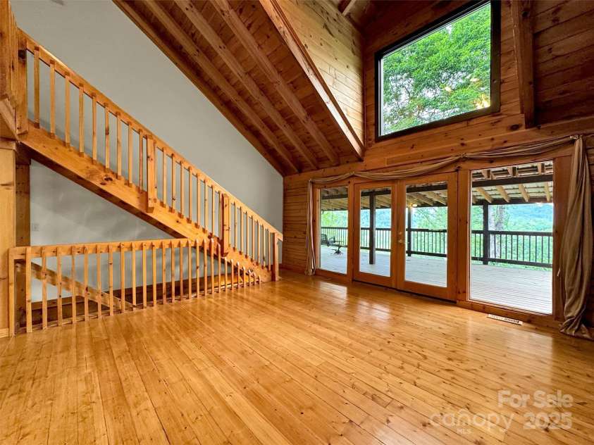 500 Beechwood Drive, Sylva, NC 28779.  MLS# CAR4271075, YatesRealty ID 7652. 