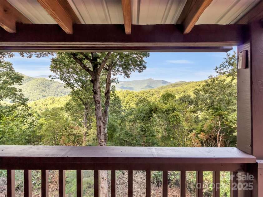 500 Beechwood Drive, Sylva, NC 28779.  MLS# CAR4271075, YatesRealty ID 7652. 