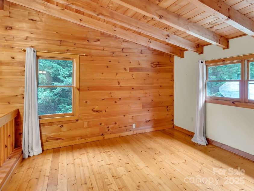 500 Beechwood Drive, Sylva, NC 28779.  MLS# CAR4271075, YatesRealty ID 7652. 