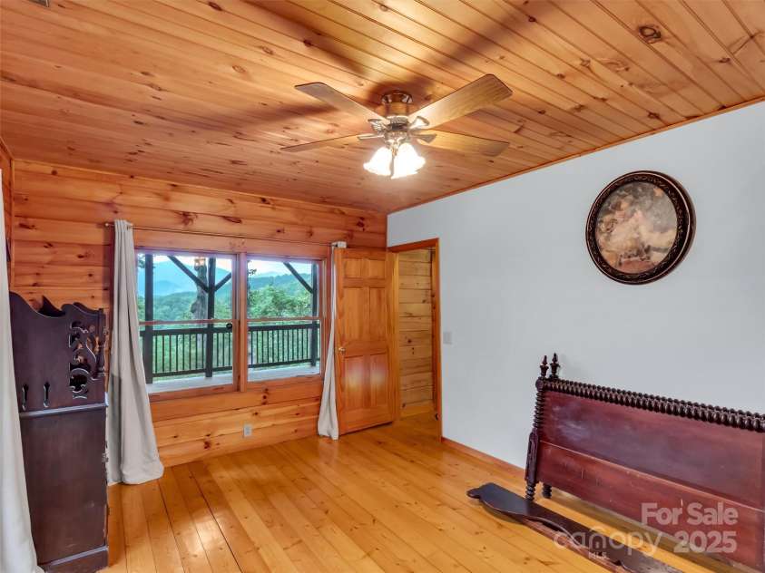 500 Beechwood Drive, Sylva, NC 28779.  MLS# CAR4271075, YatesRealty ID 7652. 