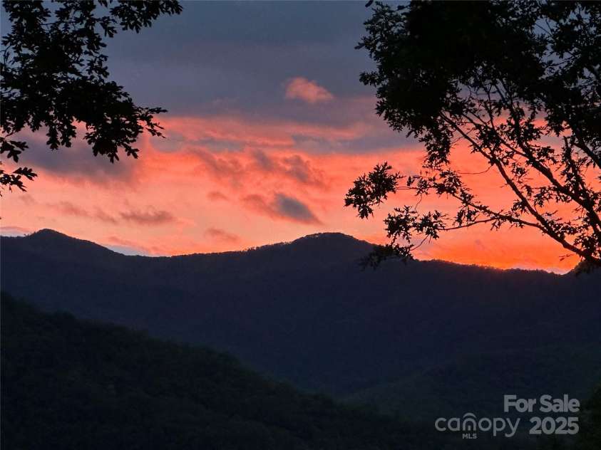 500 Beechwood Drive, Sylva, NC 28779.  MLS# CAR4271075, YatesRealty ID 7652. 