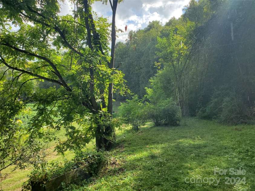 38 Glen Hill Drive, Weaverville, NC 28787.  MLS# CAR4171389, YatesRealty ID 7653. 