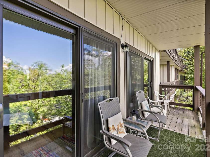 103 Upper Holiday Lane, Beech Mountain, NC 28604.  MLS# CAR4231463, YatesRealty ID 7654. 