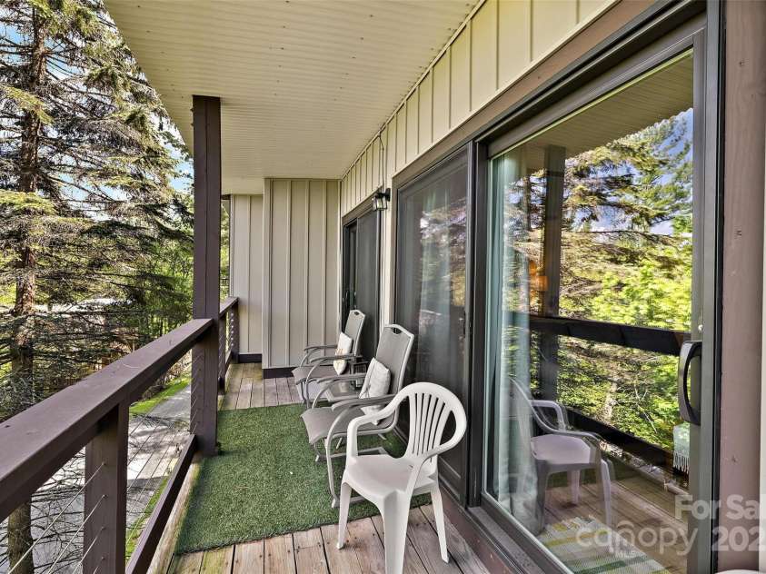 103 Upper Holiday Lane, Beech Mountain, NC 28604.  MLS# CAR4231463, YatesRealty ID 7654. 