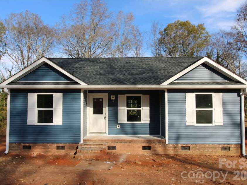 152 Hinton Street, Chester, SC 29706.  MLS# CAR4319957, YatesRealty ID 7654. 