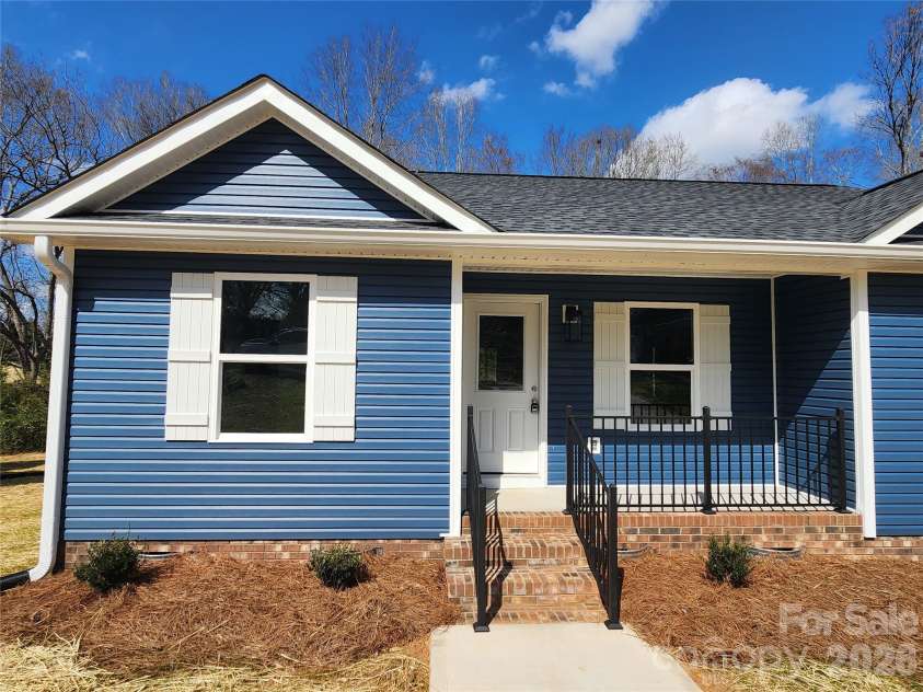 152 Hinton Street, Chester, SC 29706.  MLS# CAR4319957, YatesRealty ID 7654. 