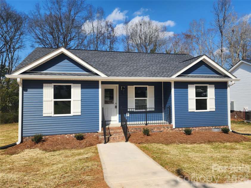 152 Hinton Street, Chester, SC 29706.  MLS# CAR4319957, YatesRealty ID 7654. 
