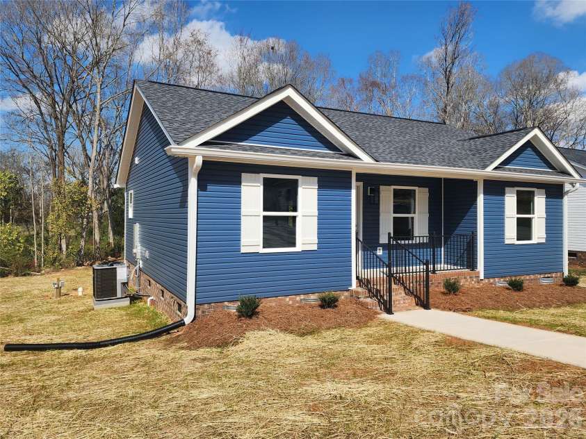 152 Hinton Street, Chester, SC 29706.  MLS# CAR4319957, YatesRealty ID 7654. 