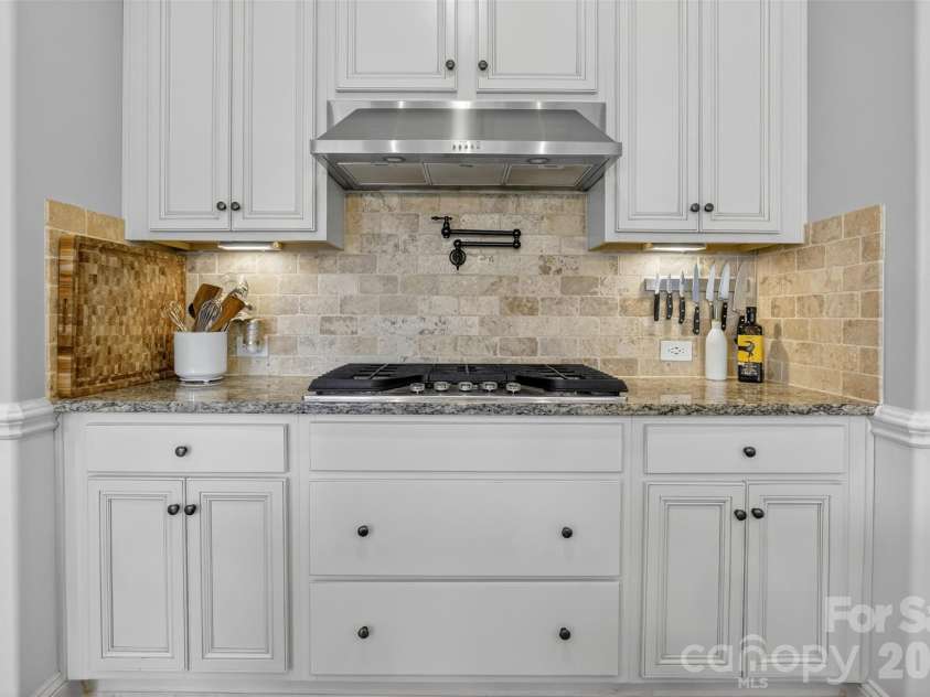 15317 Guthrie Drive, Huntersville, NC 28078.  MLS# CAR4350132, YatesRealty ID 7655. 