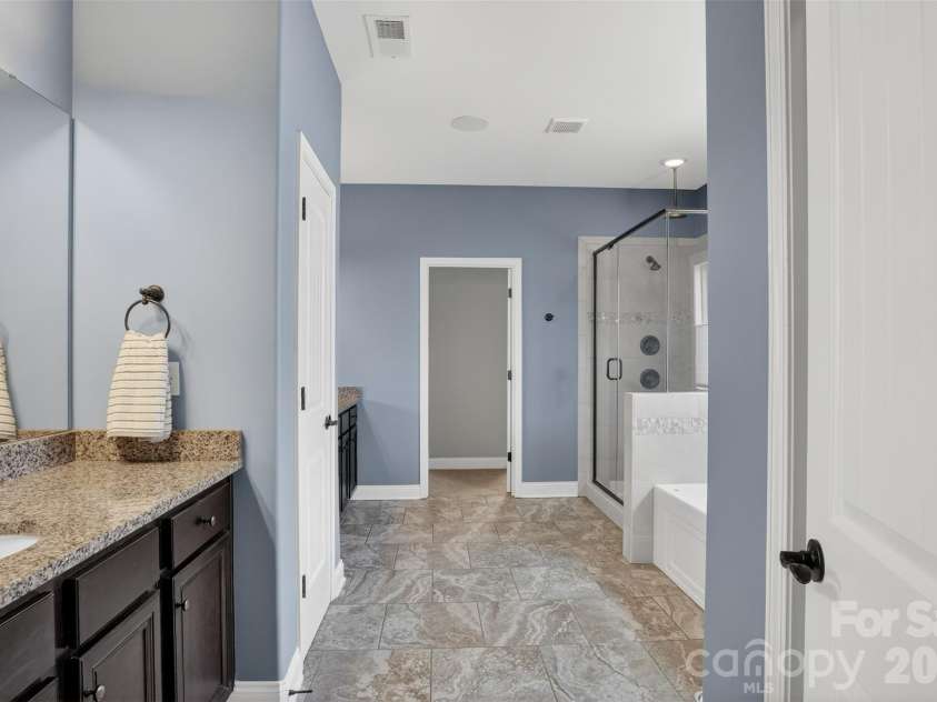 15317 Guthrie Drive, Huntersville, NC 28078.  MLS# CAR4350132, YatesRealty ID 7655. 