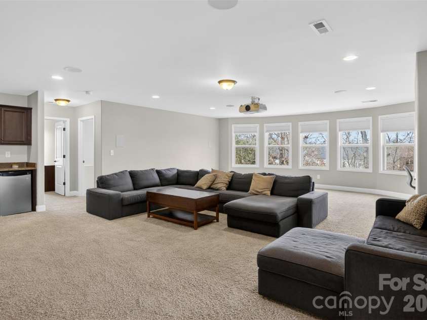 15317 Guthrie Drive, Huntersville, NC 28078.  MLS# CAR4350132, YatesRealty ID 7655. 