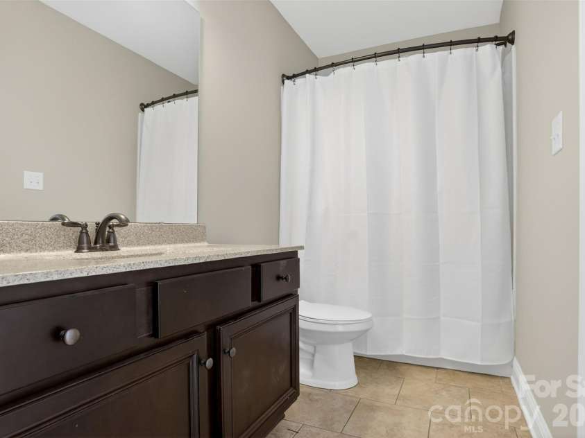 15317 Guthrie Drive, Huntersville, NC 28078.  MLS# CAR4350132, YatesRealty ID 7655. 