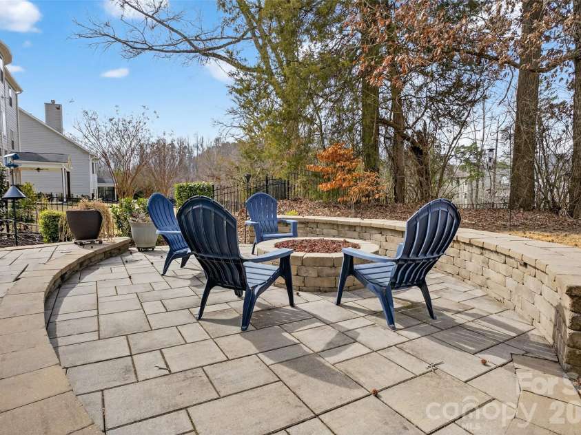 15317 Guthrie Drive, Huntersville, NC 28078.  MLS# CAR4350132, YatesRealty ID 7655. 