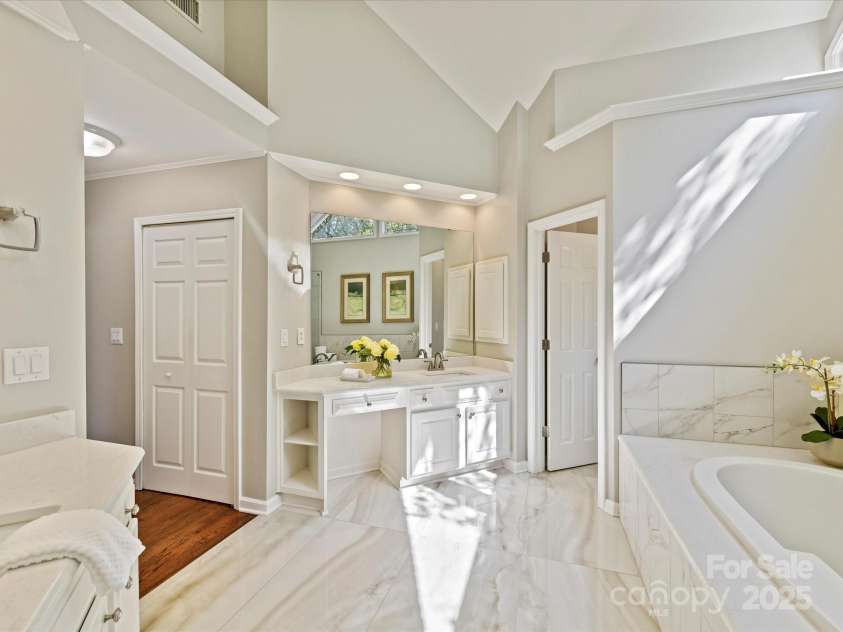 18322 Indian Oaks Lane, Davidson, NC 28036.  MLS# CAR4229184, YatesRealty ID 7655. 