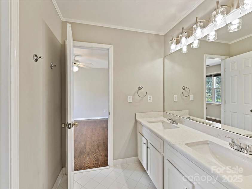 18322 Indian Oaks Lane, Davidson, NC 28036.  MLS# CAR4229184, YatesRealty ID 7655. 