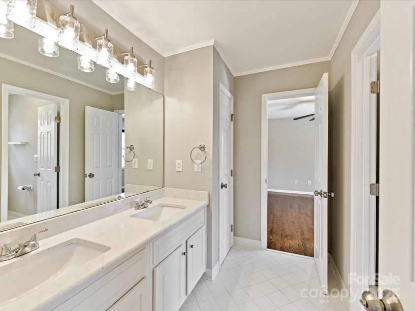 18322 Indian Oaks Lane, Davidson, NC 28036.  MLS# CAR4229184, YatesRealty ID 7655. 