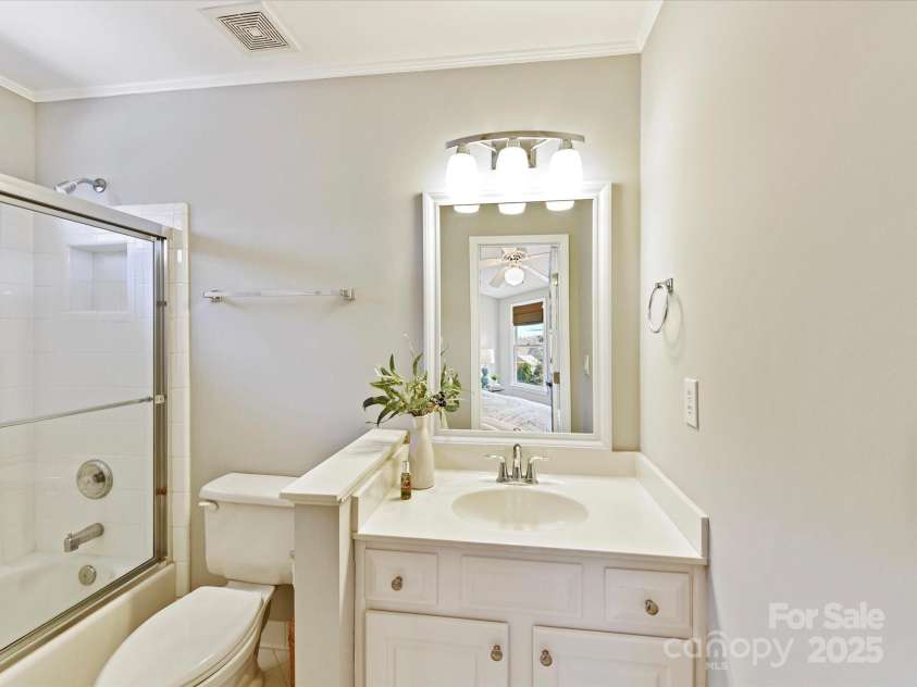 18322 Indian Oaks Lane, Davidson, NC 28036.  MLS# CAR4229184, YatesRealty ID 7655. 