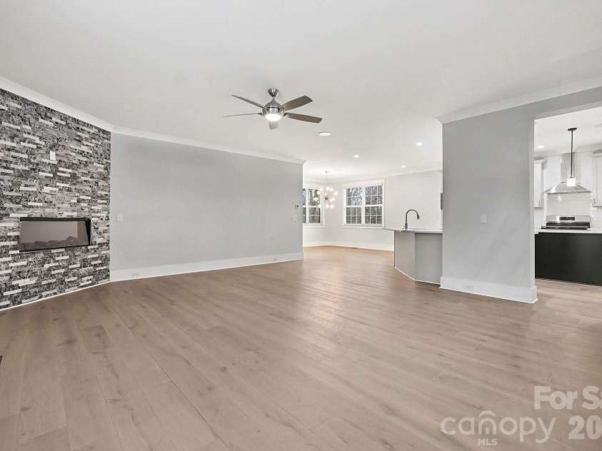 2305 Sanders Avenue, Charlotte, NC 28216.  MLS# CAR4421122, YatesRealty ID 7657. 