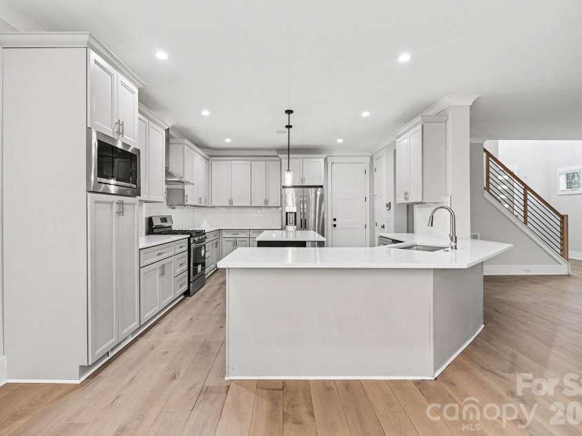 2305 Sanders Avenue, Charlotte, NC 28216.  MLS# CAR4421122, YatesRealty ID 7657. 