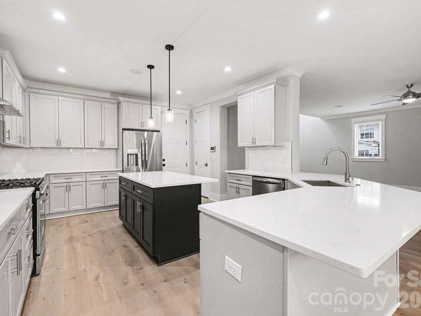 2305 Sanders Avenue, Charlotte, NC 28216.  MLS# CAR4421122, YatesRealty ID 7657. 