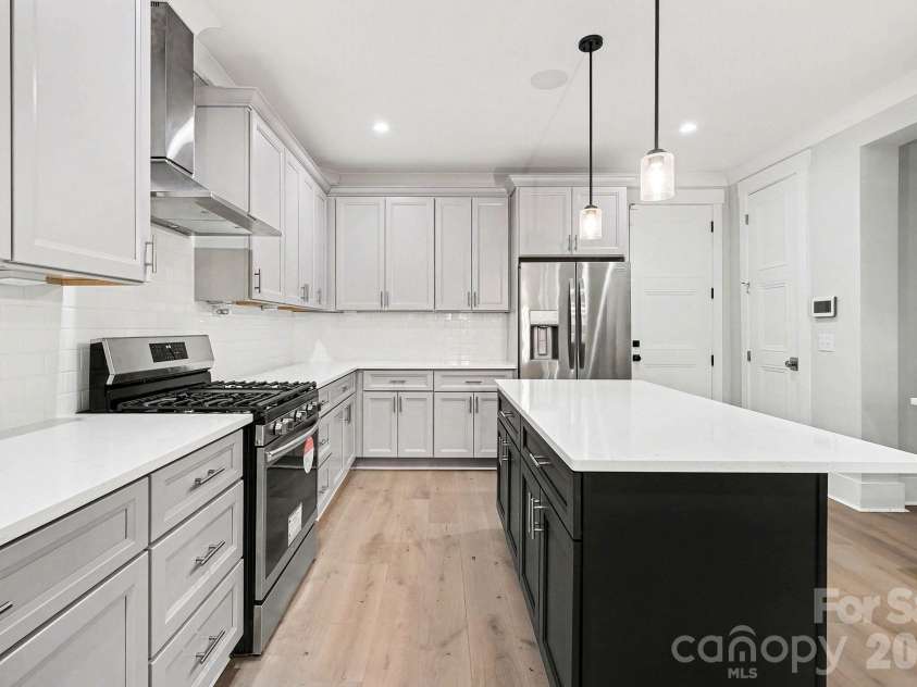 2305 Sanders Avenue, Charlotte, NC 28216.  MLS# CAR4421122, YatesRealty ID 7657. 