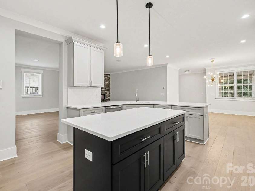 2305 Sanders Avenue, Charlotte, NC 28216.  MLS# CAR4421122, YatesRealty ID 7657. 