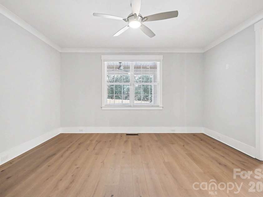 2305 Sanders Avenue, Charlotte, NC 28216.  MLS# CAR4421122, YatesRealty ID 7657. 