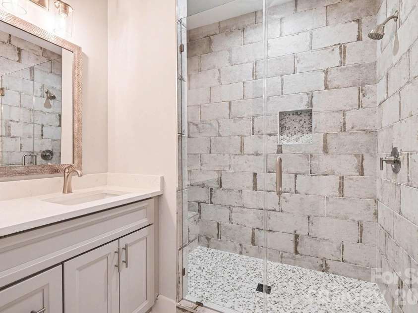 2305 Sanders Avenue, Charlotte, NC 28216.  MLS# CAR4421122, YatesRealty ID 7657. 